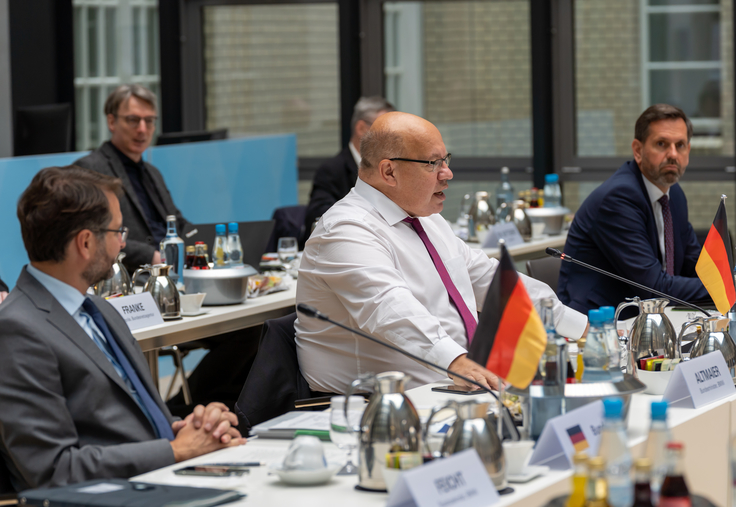 Peter Altmaier und Olaf Lies bei dem Energieministertreffen in Berlin