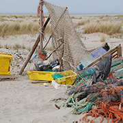 Müll am Strand von Juist @NLKWN/Kirsten Dau
